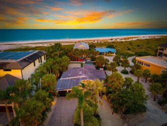FantaSea -Beachfront - Heated Pool -Golf Cart - Volleyball Court