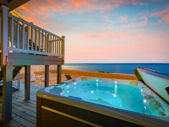 Serendipity -Beachfront -Hot Tub -Golf Cart -Elevator