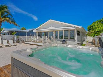 Serendipity Gulfront - Hot Tub - Heated Pool -Golf Cart