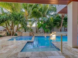 Luxurious Getaway/Walk to Beach/Heated Pool/Roof top Deck #42