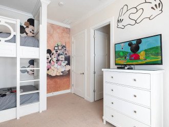 Kid Mickey Theme Room - 4 Twin Beds - Large Closet w/Extra Pillows & Linens