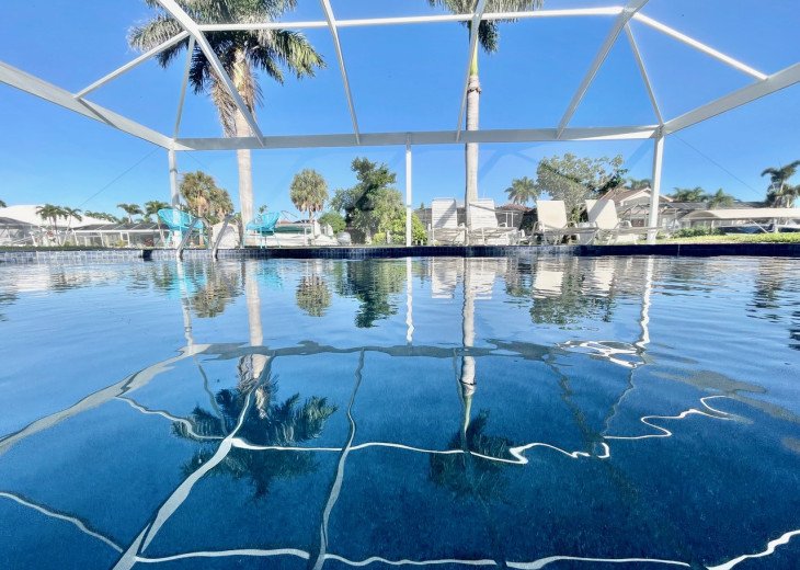 CapeCoralSusan - New Villa Calusa Slip -Beautiful Pool Villa - Dock - Yacht Club #1