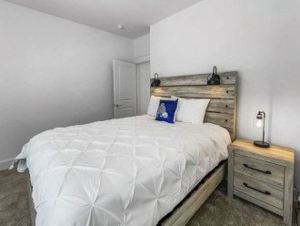 secondary bedroom with queen mattress