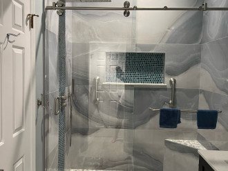 Master shower with rain, cascade and handheld...your choice