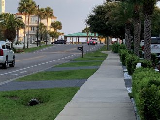Short walk to the beach (green roof is beach walkover)