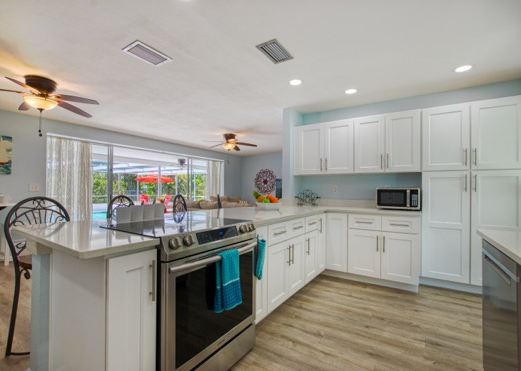 Villa Sunny Escape. Florida style cottage, great for families and "Heated Pool." #1