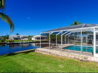 Aloha Cove - Modern Home with Pool Table and Kayaks #26