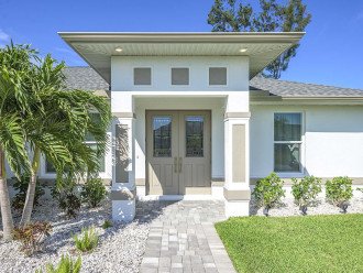 Blue Sapphire - Modern Vacation Home Cape Coral #1