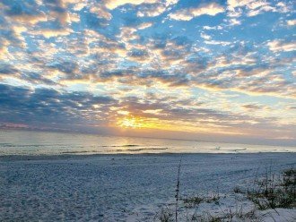 $470 4/6 - 11th! -30' to Beach-1Br + Bunks-Call for Best Rates & Shorter Stays #28