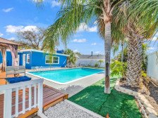 The BlueVilla Clearwater - Heated pool - By BlueBellaEstate
