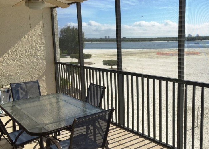 WELCOME TO THE MAGNIFICENT VIEWS OF FORT MYERS BEACH AT CARLOS POINTE BEACH CLUB