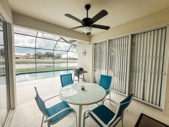 Lanai with light & ceiling fan