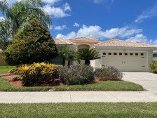 Spacious 3 BR 2BA|Private Home|Heated Pool|on Lake & Golf Course|Gated Community