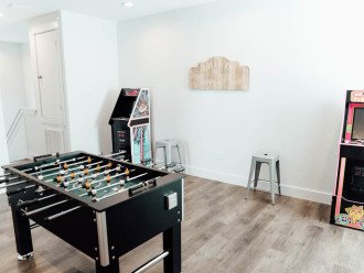 game room with kitchenette