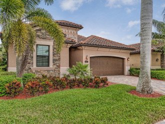 Beautiful 3+Den/3 Pool Home with GOLF in Treviso Bay! #2