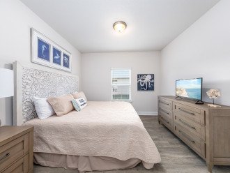 King Bedroom 1: sleeps 2, closet access, Roku TV, no ceiling fan