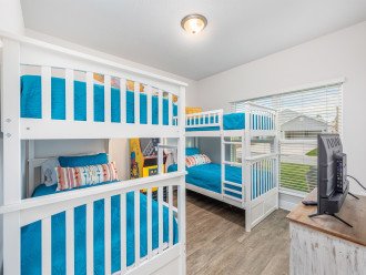 Bunk Room: 2 twin bunks sleeps 4, closet access and Roku TV