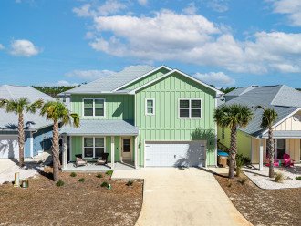 Walk to the Beach, Brand New Luxe Beach House with Pool Access #8