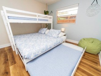 Versatile bunk bed, sleeps two adults plus two kids