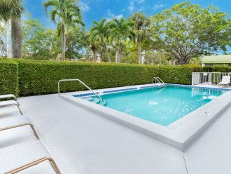 * South Naples Location! Walk to Naples 5th Ave and Naples Beach ! #28