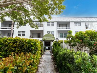 * South Naples Location! Walk to Naples 5th Ave and Naples Beach ! #24