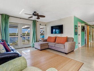 Escape the Winter! Bayfront View & Sunset Skies! Gulf Access, Heated Pool #7