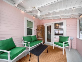 The Pink Flamingo Bungalow - 10 mins from the beach! #1
