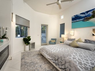 Luxury White Villa 4 bed 4 bath on canal access to the Golf 30 min, beach 8 min #1