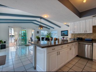 3 BEDS | 3 BATHS | 6 GUESTS | GULF ACCESS & POOL/SPA | BOAT #18