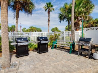 Community grills are available to owners and guests.