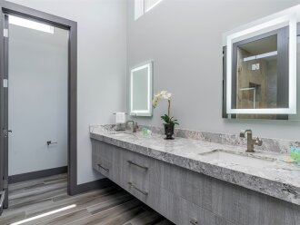 2nd level master bathroom.