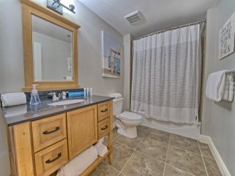 3rd Bathroom w/ Tiled Shower & Tub