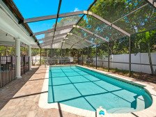 Private Pool, Quiet Neighborhood, Newly Remodel 3-2 House , near Beaches
