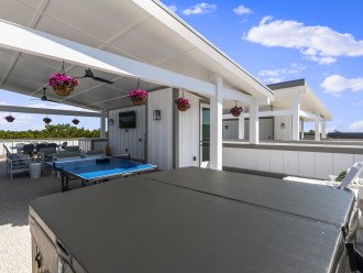 Boujee by the Beach | Panoramic Rooftop Deck | Hot Tub | Pool | Rosemary #5