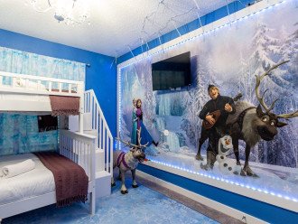 The frozen themed bedroom is a delight with all the details!