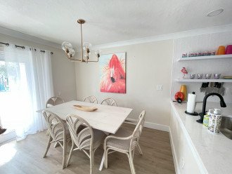 Dining room seating for 6