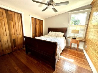 Back Bedroom - Queem Sley Bed wit Pine Wall