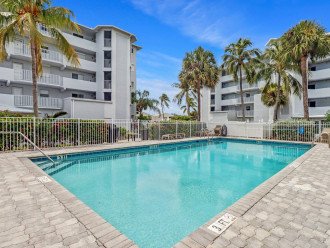 Beautiful 2 - Story South End, Canal Front Condo! Minutes to Beach! 2 Community #27