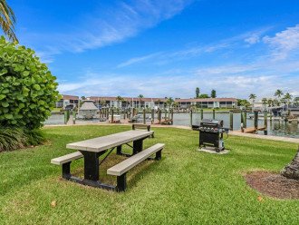 Beautiful 2 - Story South End, Canal Front Condo! Minutes to Beach! 2 Community #28