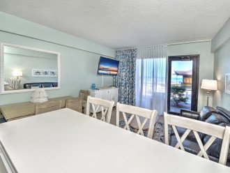Hawaiian Inn Resort - Poolside Room