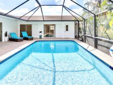 Spacious home with heated pool, minutes to the beach!