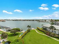 Luxury 2 BD / 2 BA Waterfront Condo with Stunning Views - Avail for 2025 season