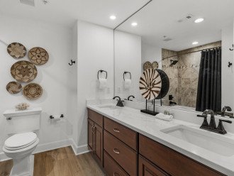 Master bathroom with double vanity, large closet, and jetted tub!