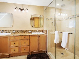Unbelievable master bath room and walk in shower