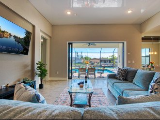 4 BEDS | 2 BATHS | 8 GUESTS | WATERVIEW & POOL| INCL. 10% OFF BOAT RENTAL #22