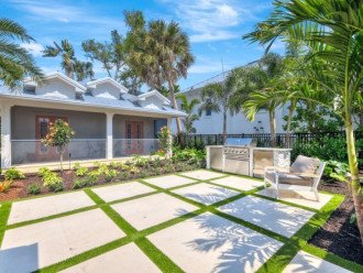 Olde Naples - HOME ON67 - Family Compound, Pool, Steps to Beach! #7