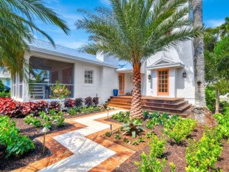 Olde Naples - HOME ON67 - Family Compound, Pool, Steps to Beach! #2