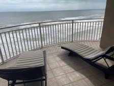 IMMPECABLY DECORATED OCEANFRONT CONDO IN DAYTONABEACH SHORES