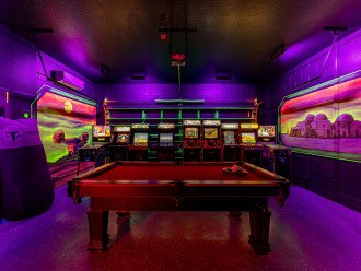 Private Pool• Escape Room• Game Room• Popcorn Bar #4