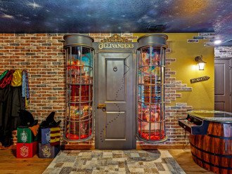 Private Pool• Escape Room• Game Room• Popcorn Bar #39